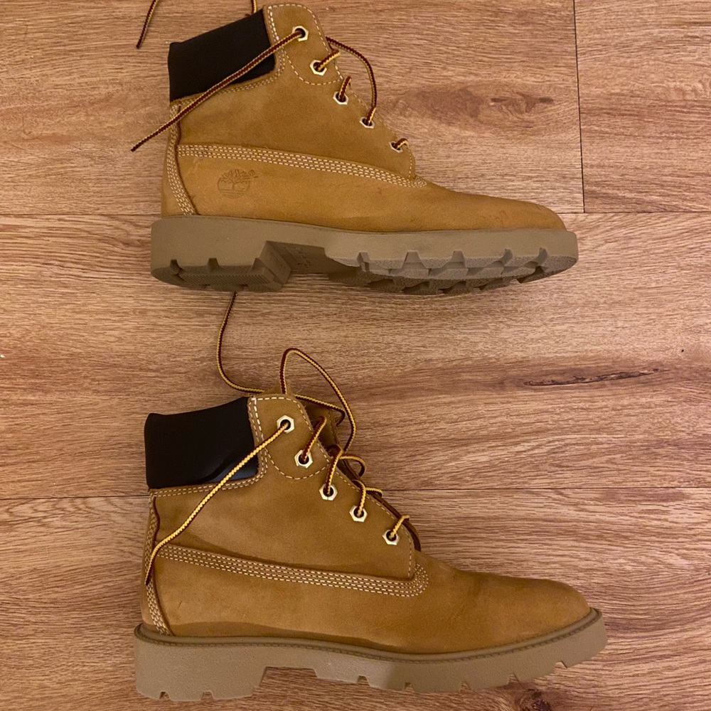 brand new! never worn! timberland boots